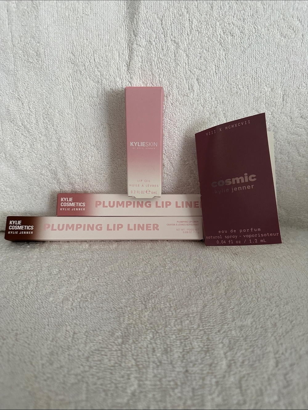 Kylie Cosmetics Pink Lip Liner & Lip Oil Duo with Cosmic Kylie Jenner sample.
